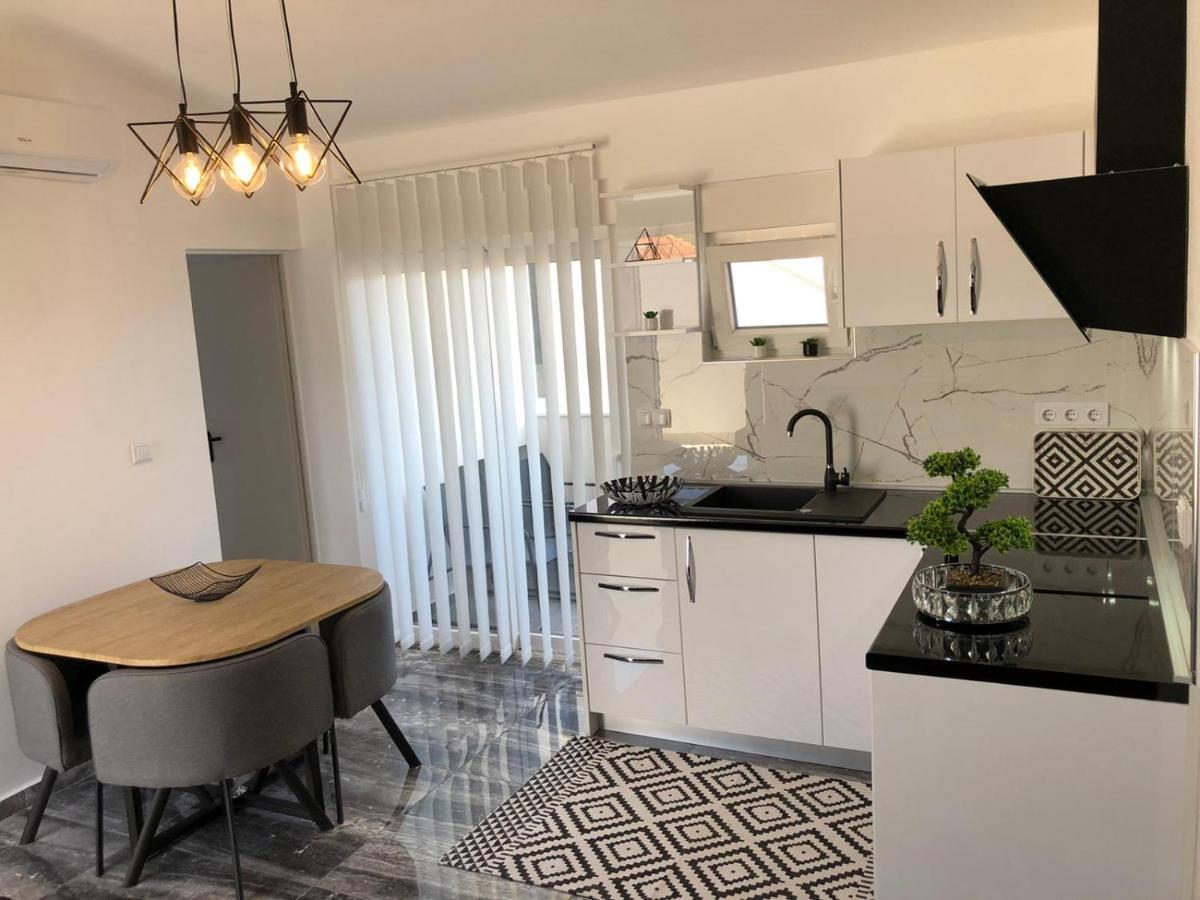 Ferienwohnung Apartman Luce Bibinje Exterior foto